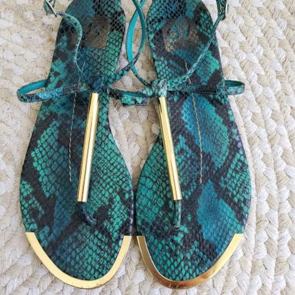 dolce vita thong strap sandal  (used-with box)